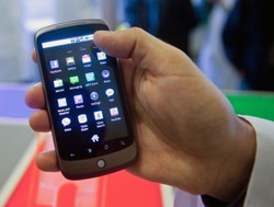 Polacy ściągają coraz więcej aplikacji na smartfony