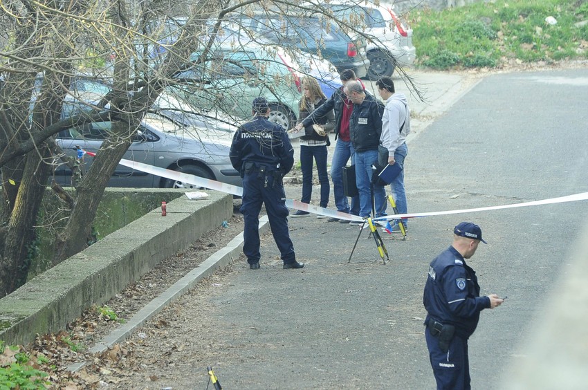 Policija vrši uviđaj nakon ubadanja u Ulici vojvode Stepe