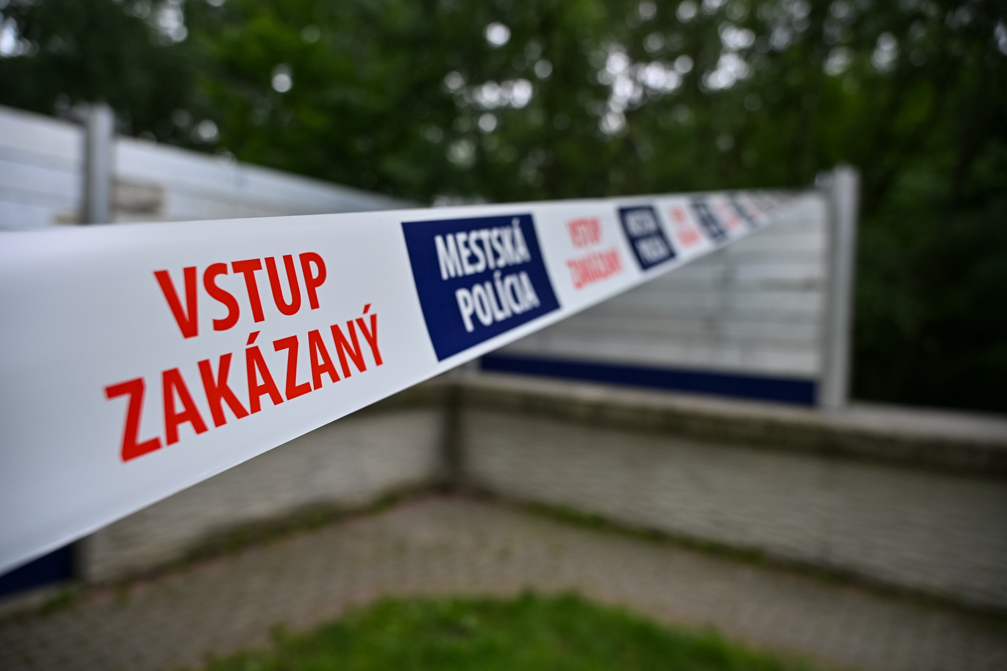 Protipovodňové zábrany pod hradom Devín.
