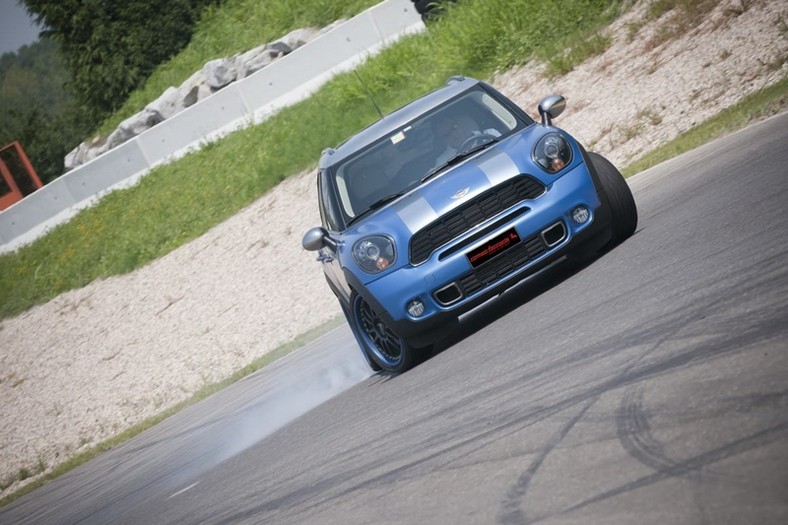 Mini Countryman od Ferrari