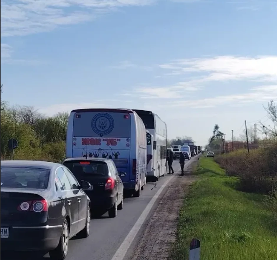 Ibarska magistrala gde čovek preti samoubistvom