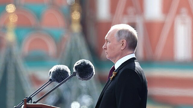Władimir Putin podczas defilady 9 maja 2023 r. w Moskwie