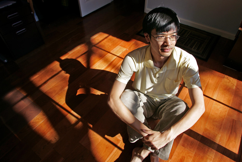 Terence Tao w swoim domu w Los Angeles 18 września 2006 r. niedługo po tym, jak otrzymał Medal Fieldsa.