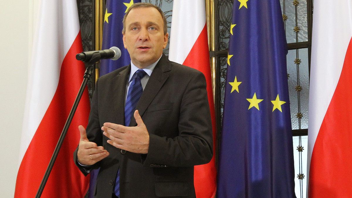 Parlamenty Polski, Niemiec i Francji będą wspierać Ukrainę w reformach i przemianach demokratycznych – oświadczył w Kijowie szef sejmowej Komisji Spraw Zagranicznych Grzegorz Schetyna.