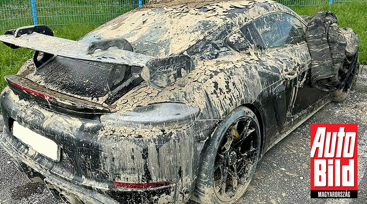 Árvízben ázott el a Porsche / Fotó: Auto Bild