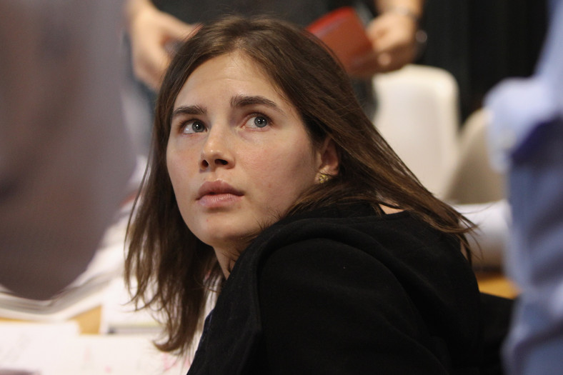 Amanda Knox oczekująca na wyrok w Perugii, 2013 r.