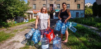 Lokatorom zakręcono wodę. Właścicielka kamienicy w Dąbrowie Górniczej ma ogromny dług