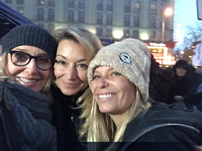 Agata Młynarska, Martyna Wojciechowska i Paulina Młynarska na Strajku Kobiet