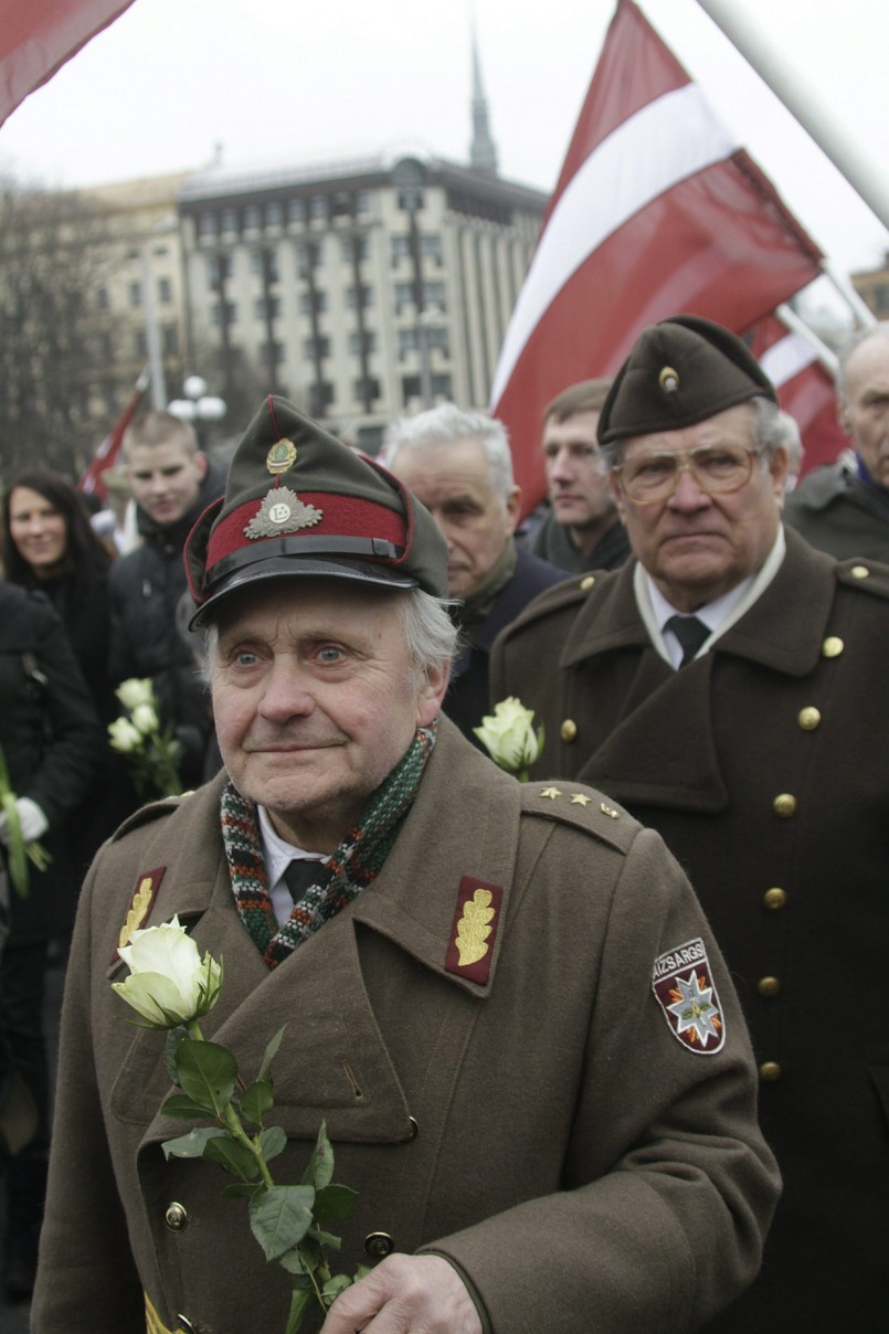 Przemarszowi towarzyszyli kontrdemonstranci, którzy prezentowali, m.in. fotografie zbrodni nazistowskich, lecz nie zakłócali pochodu, jak to miało miejsce w ubiegłych latach.