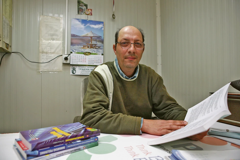 Arslan je unapređen u poslovođu kada je u javnosti osvanula priča o njegovom studiranju uporedo s poslom