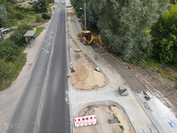 Budowa drogi rowerowej  chodnikiem wzdłuż ul. Złotowskiej fot. PIM