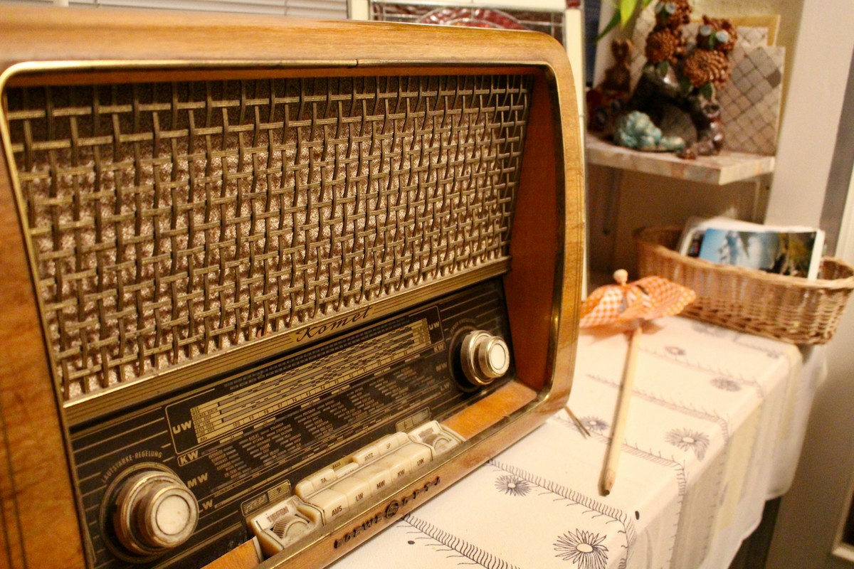 Średnio 18,1 mln Polaków słuchało w 2023 r. radia - wynika z badania Audio Track, opublikowanego przez Krajowy Instytut Mediów.