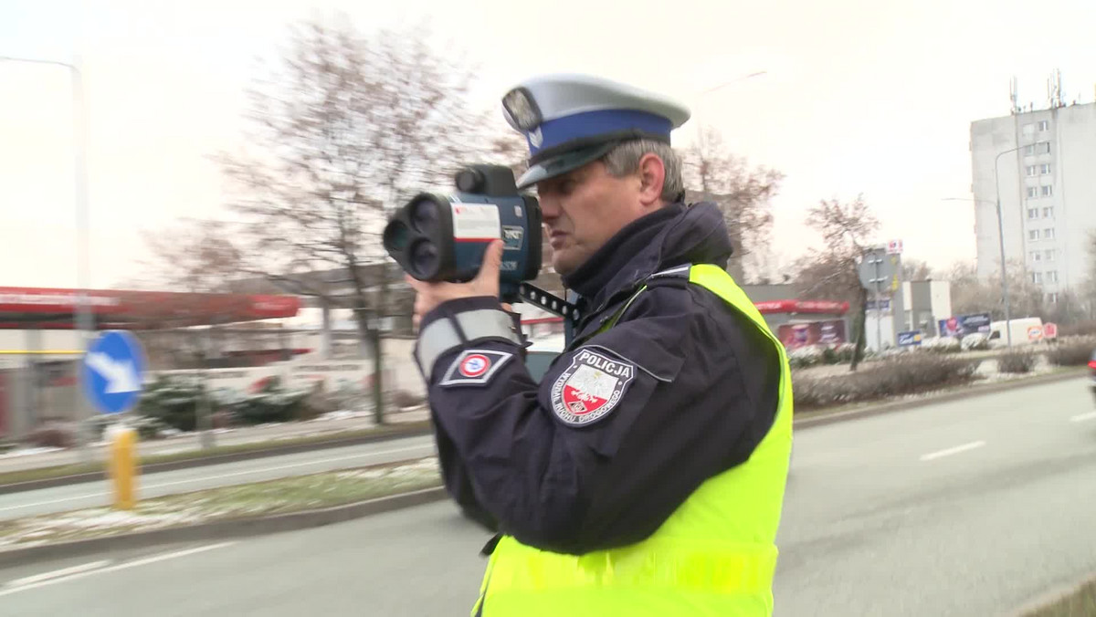 Aż siedem osób zginęło podczas długiego weekendu na drogach Mazowsza. W tym dwie w Warszawie. W kilkudziesięciu wypadkach rannych zostało 37 osób. Pod tym względem to były dużo tragiczniejsze święta niż przed rokiem. Ponadto policjanci zatrzymali 85 pijanych kierowców.