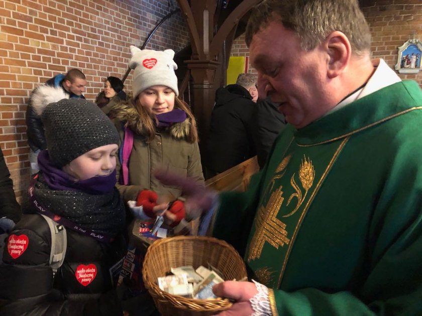 Niezwykły gest księdza. Tak wsparł Owsiaka