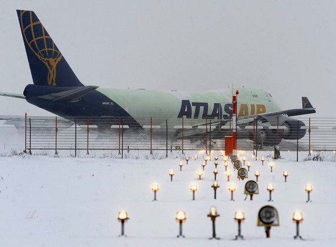 Zima uderzyła też w lotnisko w Hanoverze