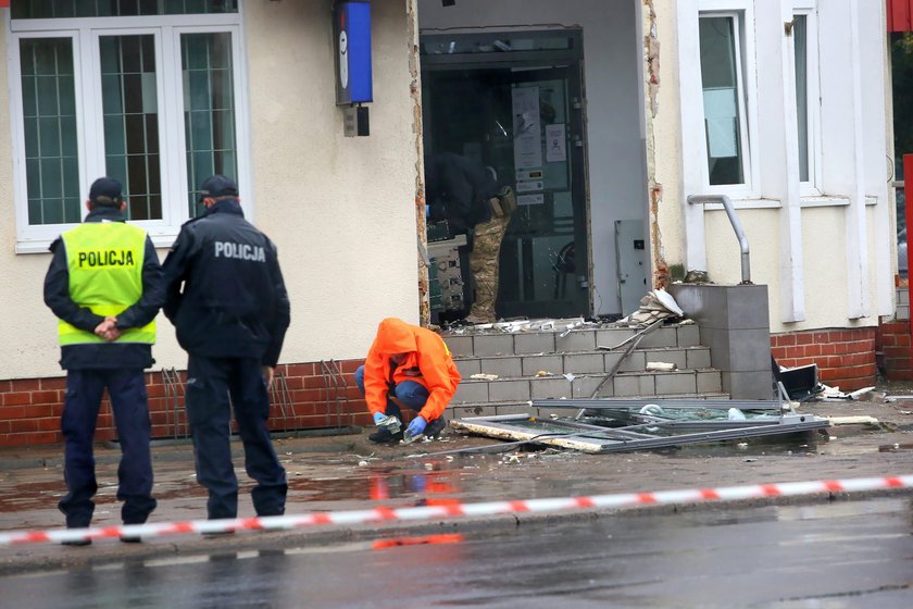 Zuchwały napad w Odolanowie. Wysadzili bankomat, ale coś poszło nie tak...