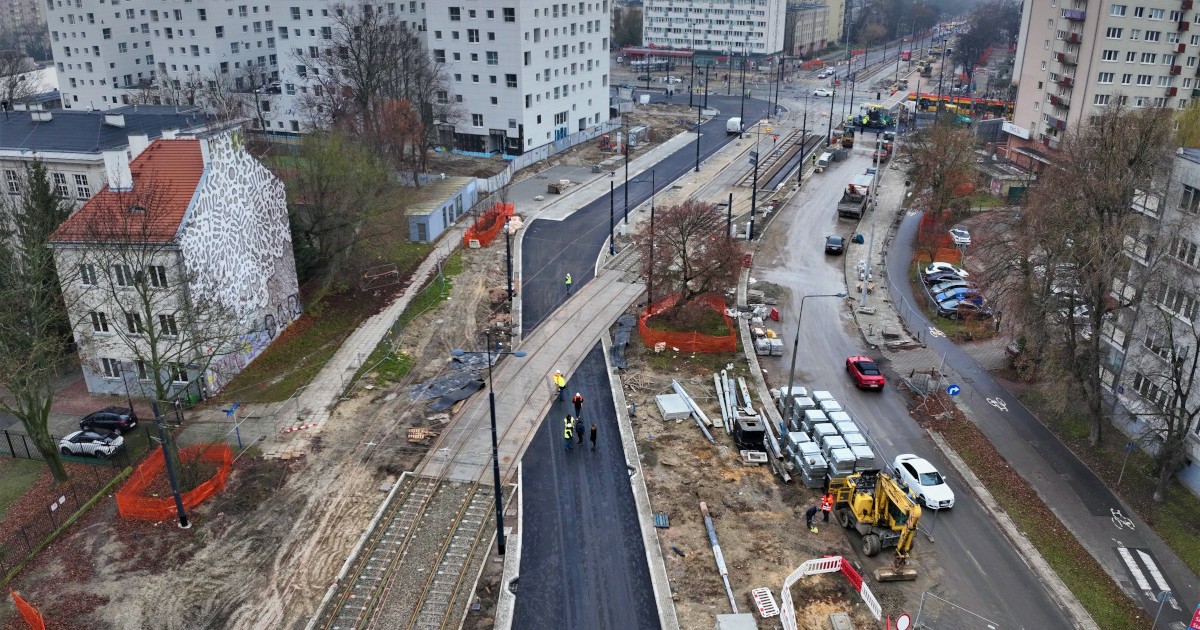 Tramwaje i samochody wróciły na Banacha
