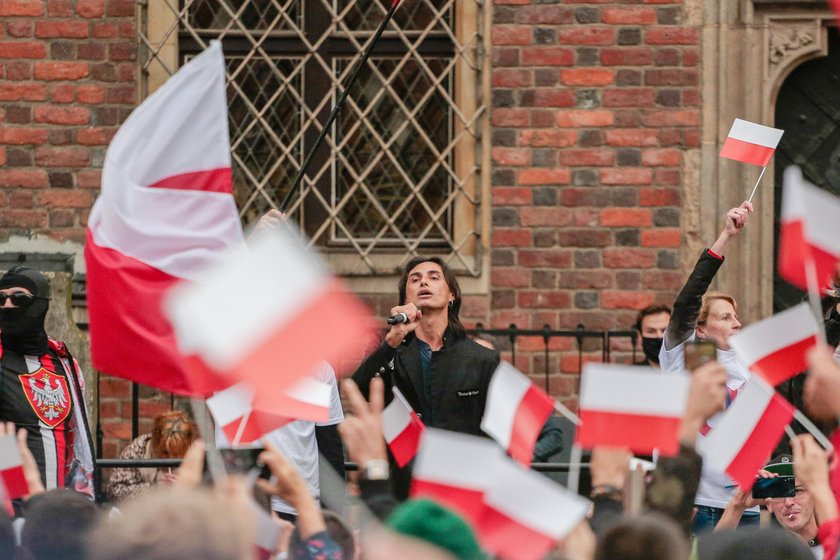 Uważają, że pandemii nie ma i protestują. Szokujące obrazki z Polski