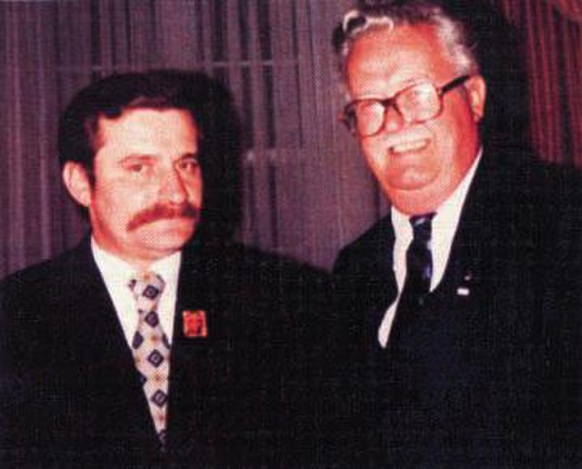 Przywódca Solidarności Lech Wałęsa i prezes KPA Alojzy Mazewski. Warszawa, 1981 r