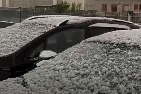 PUT POTPUNO PREKRIVEN LEDOM Nevreme napravilo haos na severu Italije: Pao grad u Vićenci i Veroni (FOTO, VIDEO)