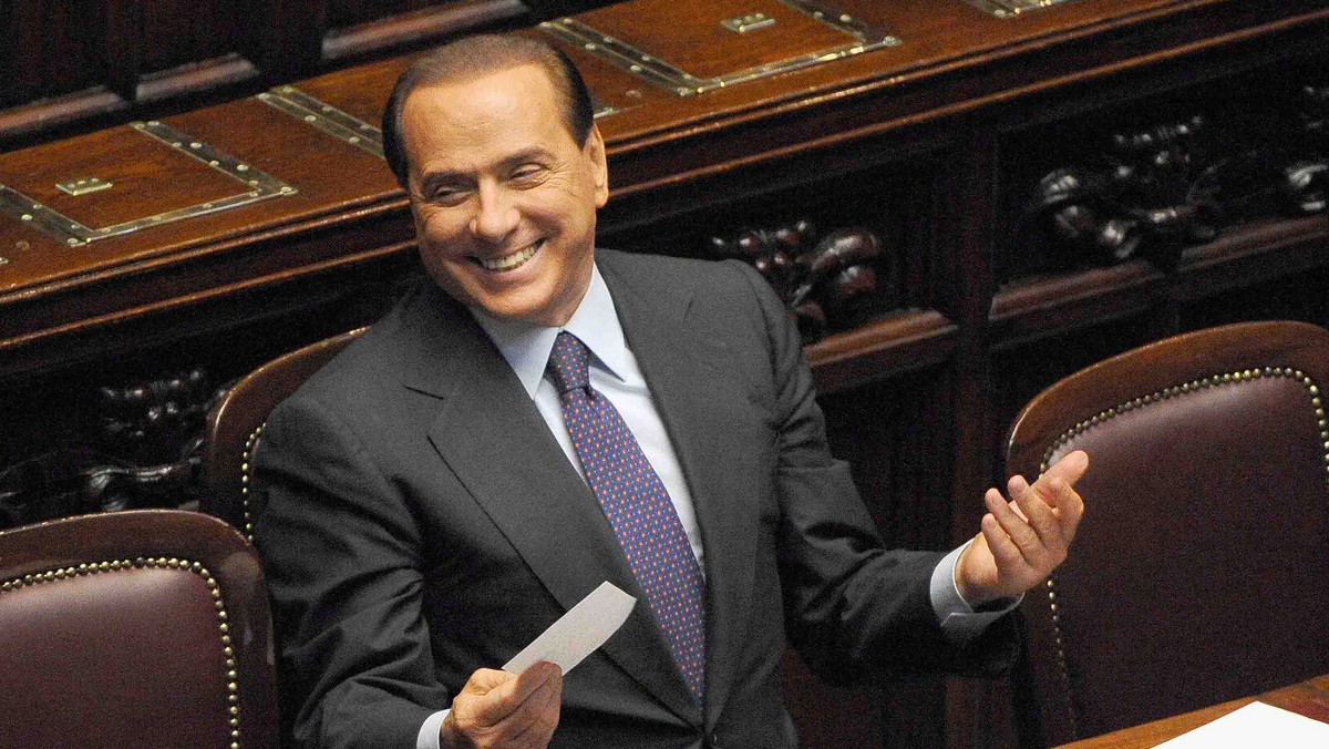 Otrzymane przez rząd Silvio Berlusconiego wotum zaufania w parlamencie jest już 37., jakie uzyskał w ciągu 2 lat i 4 miesięcy pracy.