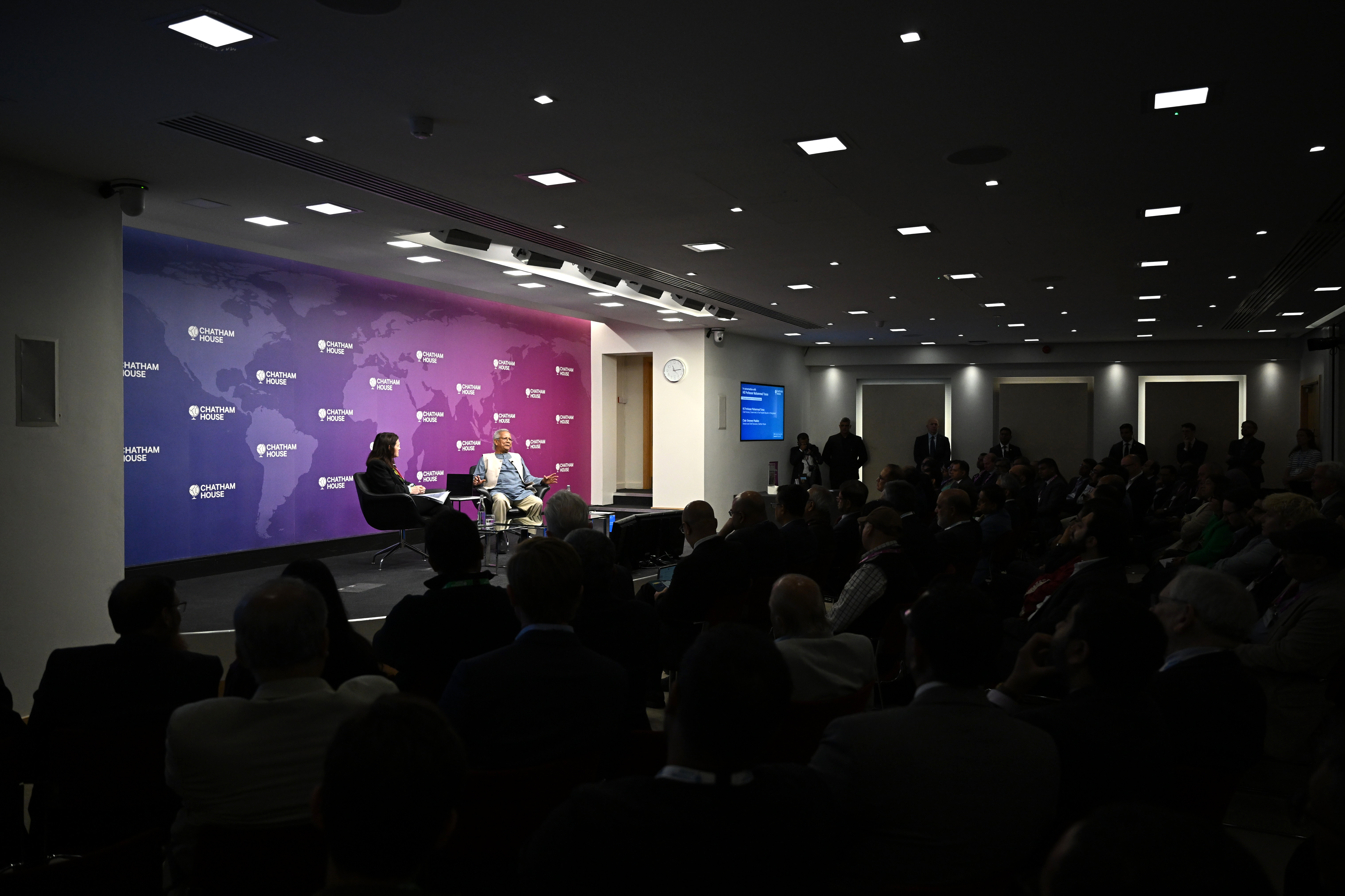 Bangladesh anuncia elecciones febrero 2026 tras caída Hasina