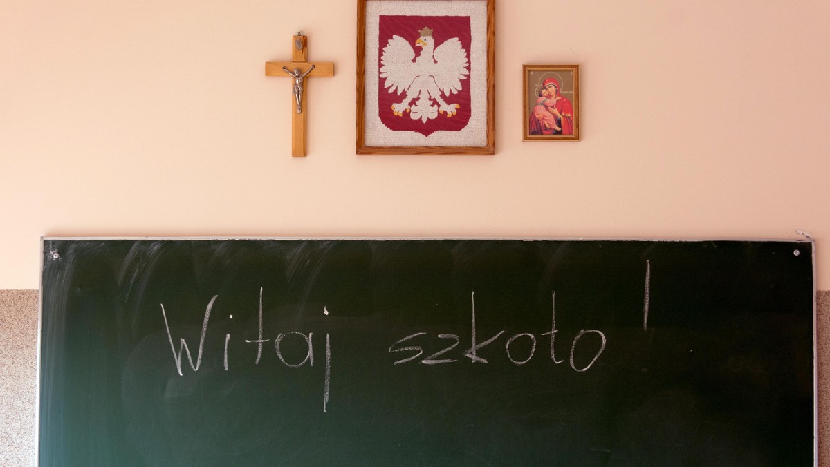 Szkoła religia krzyż klasa