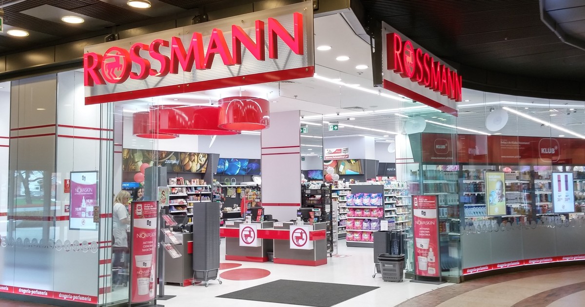 Co za promocja w Rossmannie! Sieć wrzuciła hity do pojemników – 2,99 zł zamiast 39,99 zł