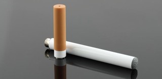 'Zakaz palenia może zwiększyć zainteresowanie e-papierosami'