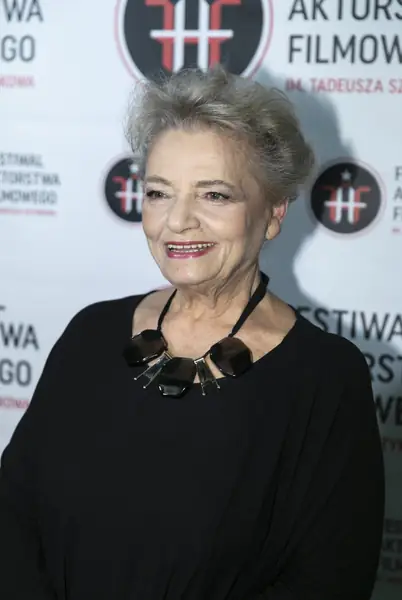 Anna Seniuk - laureatka Platynowego Szczeniaka za wybitne osiagniecia w aktorstwie filmowym / Foto Leszek Kotarba/ East News 26.10.2018 Wroclaw 7 edycja Fetiwalu Aktorstwa Filmowego - Gala Zamkniecia