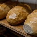 Włoscy piekarze walczą z drożyzną i proszą o zamawianie chleba wcześniej. "Unikniemy marnowania mąki" 