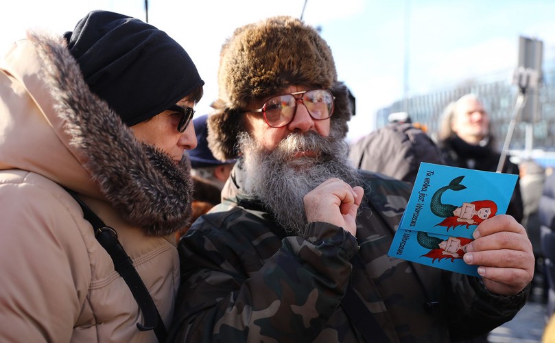 Protestujący w Warszawie