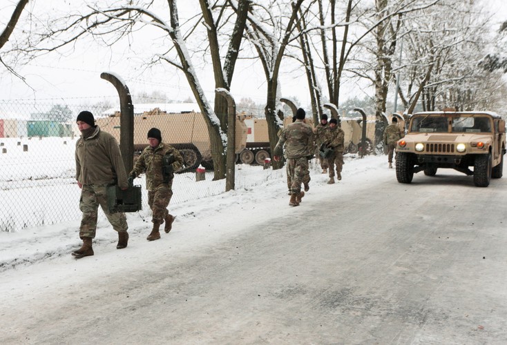 Amerykańscy żołnierze z 3. Pancernej Brygadowej Grupy Bojowej w obozowisku Karliki koło Żagania