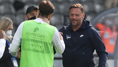 Dárdai Pál marad a Hertha edzője, egyik legjobb játékosuk távozhat