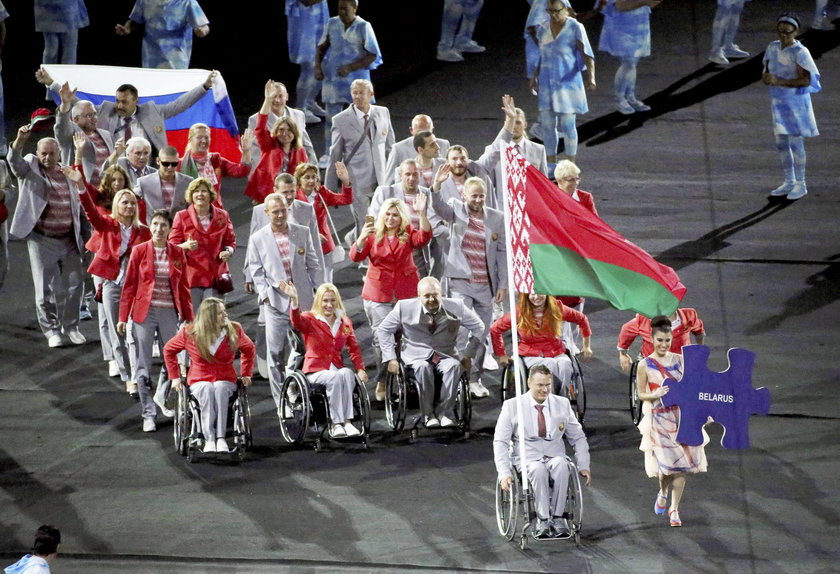 Paraolimpiada Rio 2016: Andrej Fomoczkin niósł rosyjską flagę. Będzie miał kłopoty