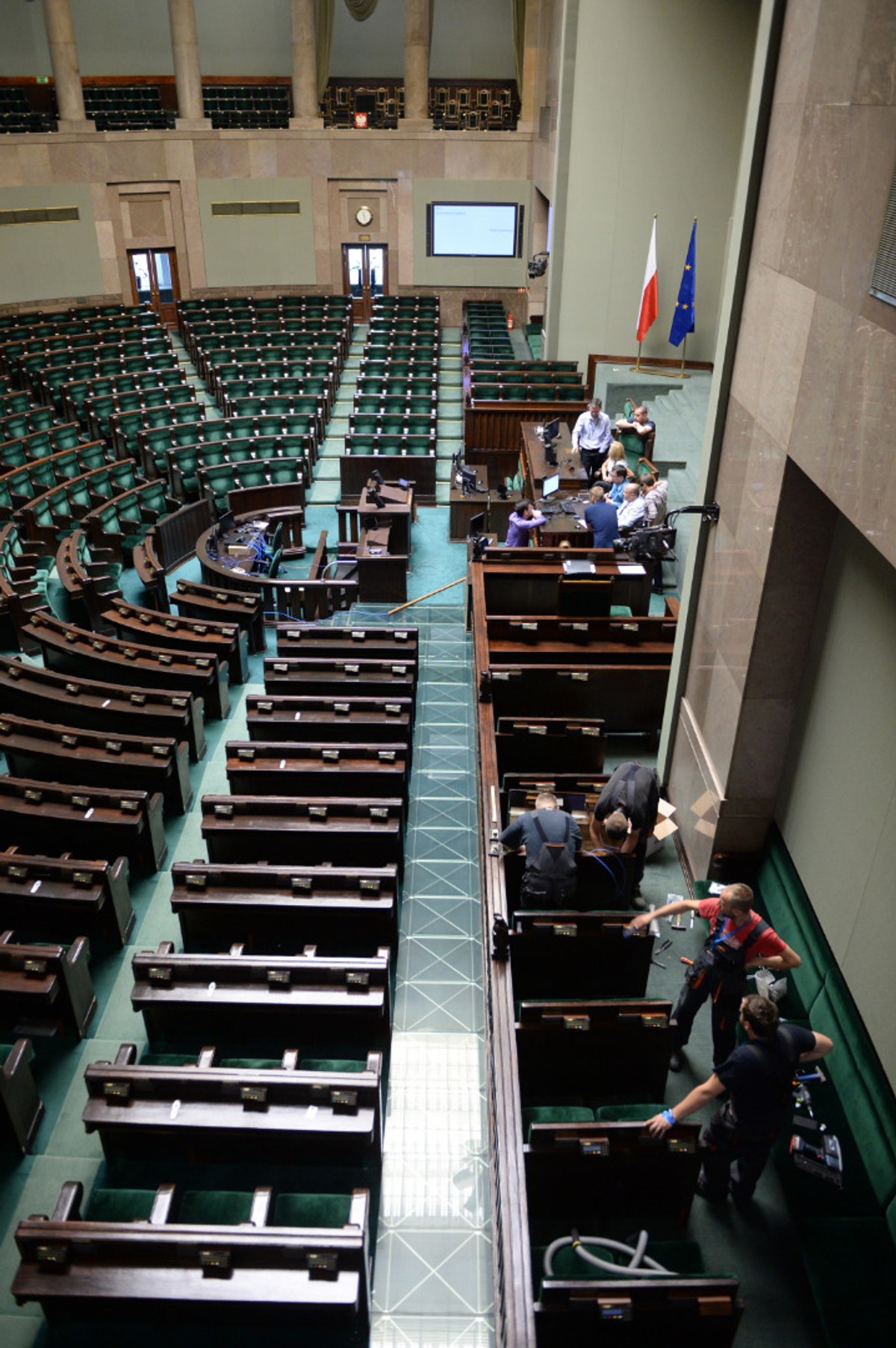 "Osiem lat byliśmy w opozycji, osiem lat maszerowaliśmy po ulicach polskich miast, polskich miasteczek i wsi. Myślę, że nikt do tego nie chce wrócić" - powiedział