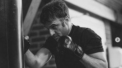 Macron na siłowni, świat się śmieje: Jak Putin ćwiczący judo i De Niro we "Wściekłym byku"