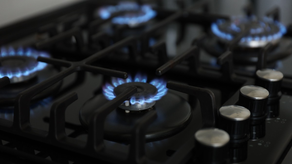 Prețul la energie a crescut în România cu mai mult de 50% într-un an, conform Eurostat. Suntem primii în UE și la creșterea prețului la gaze