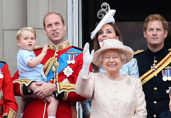 13 czerwca 2015 r. - Elżbieta II ze swoim prawnukiem Jerzym