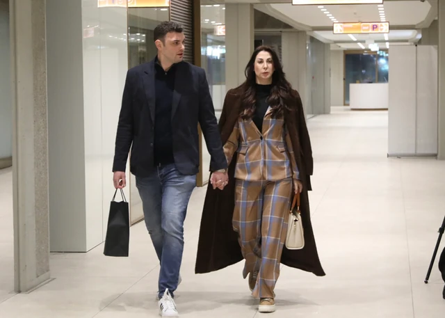 "NE MOGU DA PRIHVATIM NJEGOVOG SINA" Pevačica o detetu svog muža koje je dobio sa ćerkom moćnika