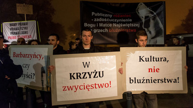 „Klątwa” Teatru Powszechnego na Festiwalu Dialog. Protest Krucjaty Różańcowej: występujemy przeciwko prześladowaniu Kościoła katolickiego