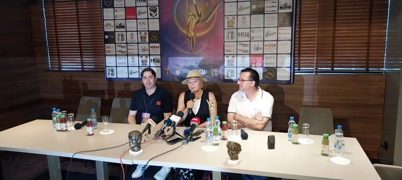 Uručivanje nagrade Mirjani Karanović u Nišu