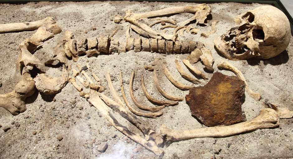 800-letni szkielet znaleziony w Bułgarii z przebitą żelazem klatką piersiową