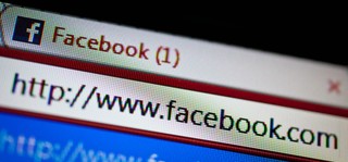 Bing flirtuje z Facebookiem