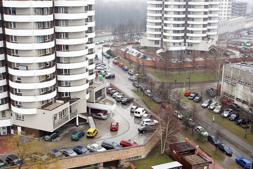 Na Tysiącleciu w Katowicach trudno znaleźć miejsce do parkowania
