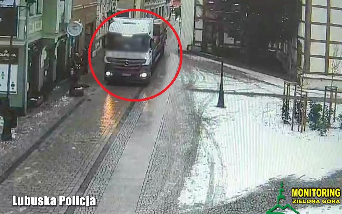 Wjechał TUTAJ dużą ciężarówką, bo tak kazała mu nawigacja.