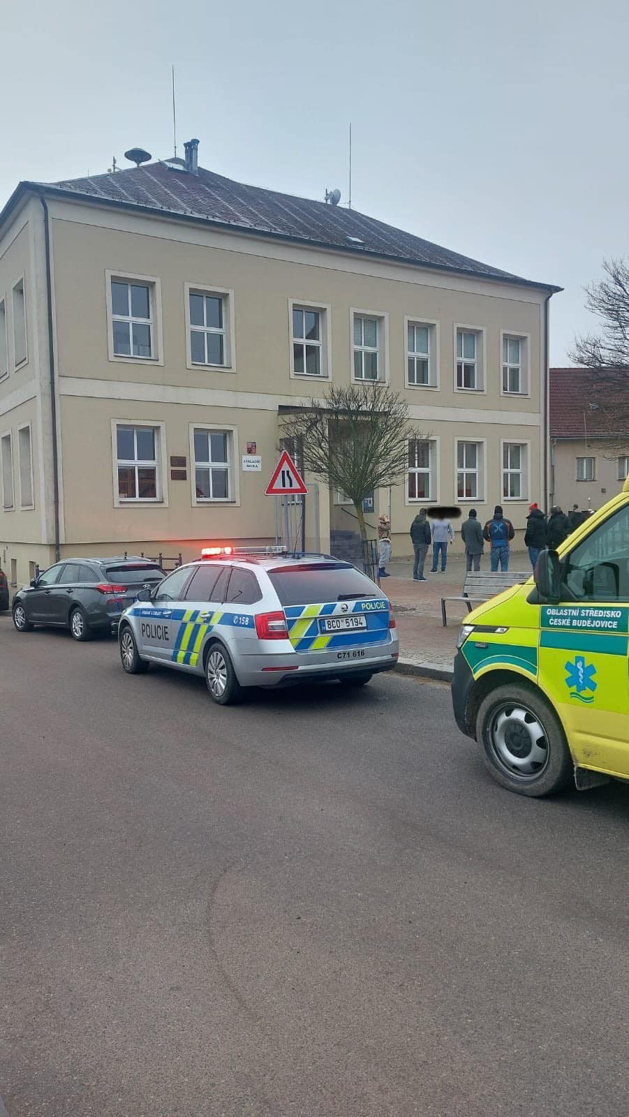Českí policajti zasahovali na základnej škole.