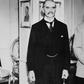 Neville Chamberlain Adolf Hitler