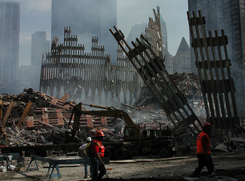 Ruiny zawalonych wież World Trade Center