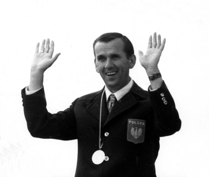 Józef Zapędzki z medalem olimpijskim